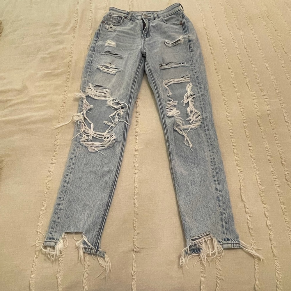 light American Eagle ripped jeans